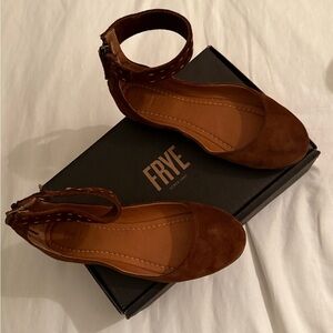 Frye Women's Tan Ankle Strap Flats